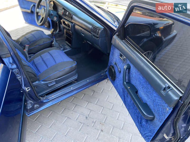 Седан Mazda 626 1989 в Ровно