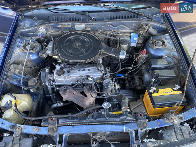 Седан Mazda 626 1989 в Ровно