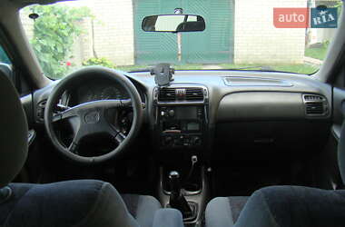Хетчбек Mazda 626 1999 в 