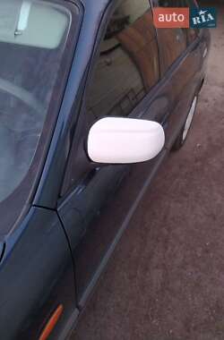 Хетчбек Mazda 626 1999 в 