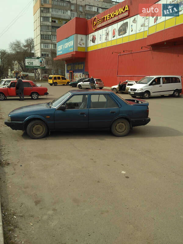 Седан Mazda 626 1986 в Херсоне