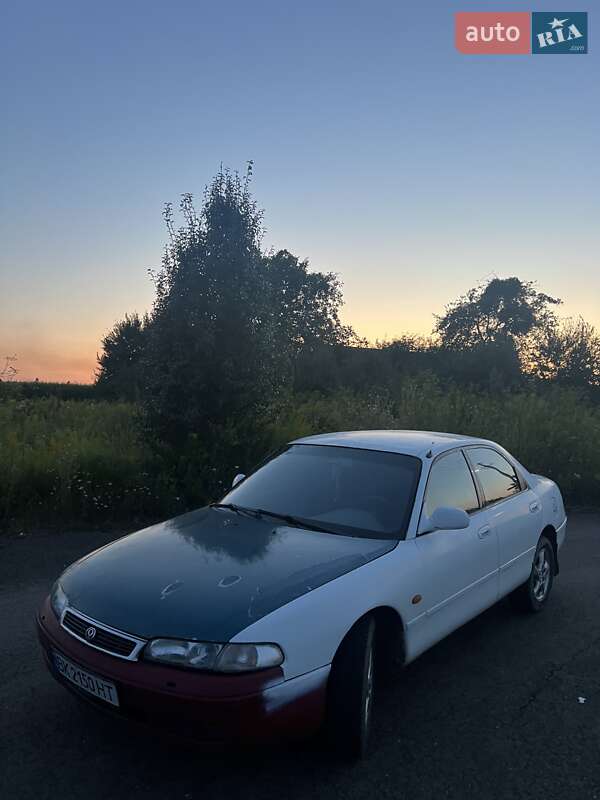 Седан Mazda 626 1993 в Ровно