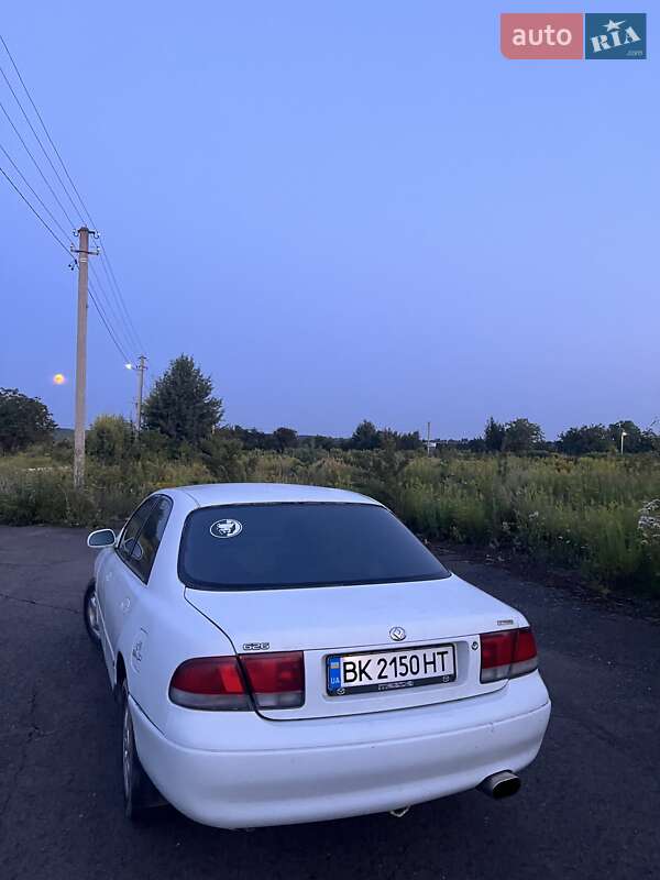 Седан Mazda 626 1993 в Ровно