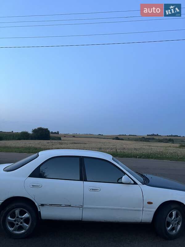 Седан Mazda 626 1993 в Ровно