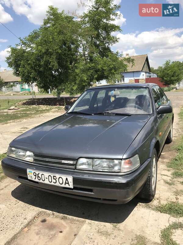 Седан Mazda 626 1988 в Сарате