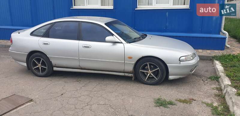 Хэтчбек Mazda 626 1993 в 