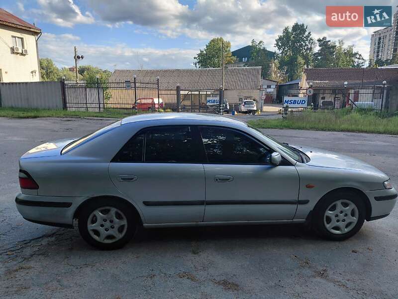 Седан Mazda 626 1998 в Киеве