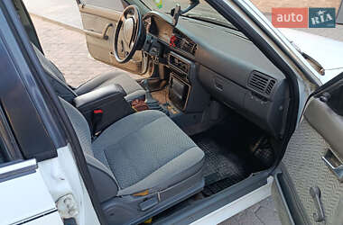 Седан Mazda 626 1988 в 