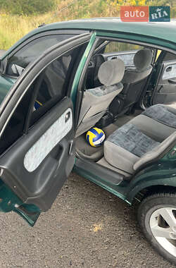 Хэтчбек Mazda 626 1998 в 
