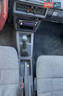 Хэтчбек Mazda 626 1986 в 