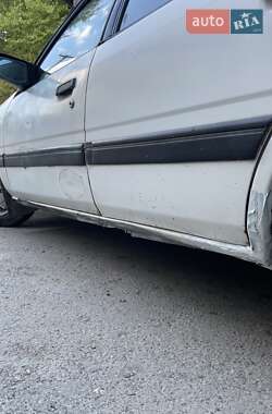 Хэтчбек Mazda 626 1986 в 
