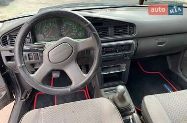 Хэтчбек Mazda 626 1989 в 