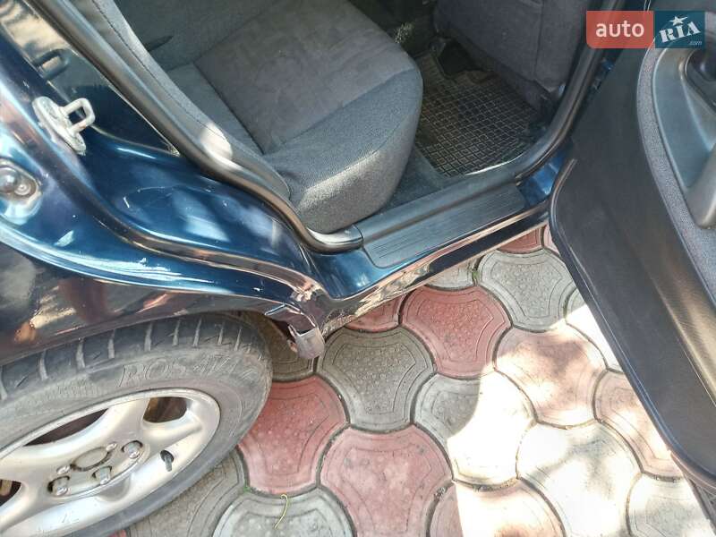 Седан Mazda 626 1997 в Чернівцях