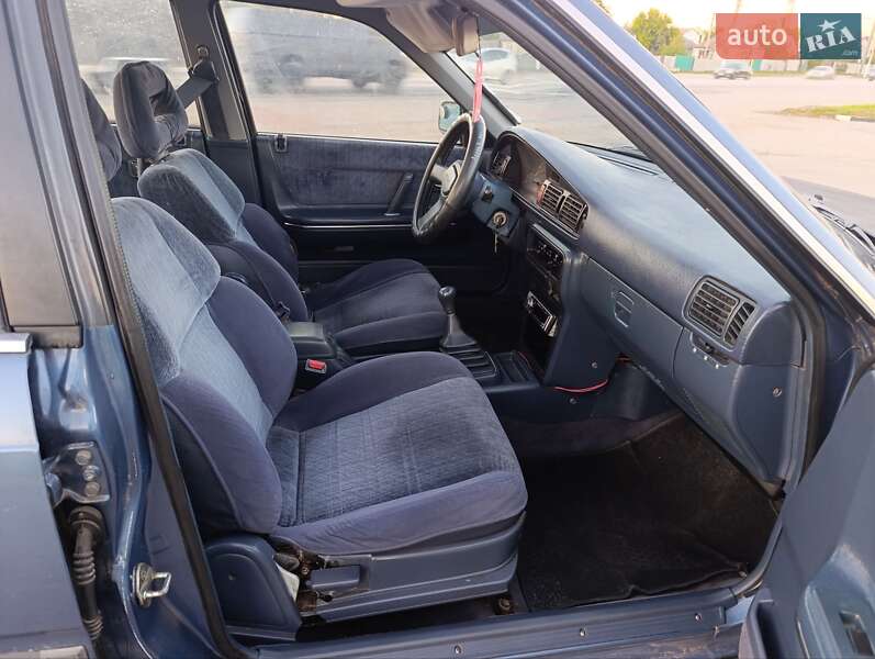 Седан Mazda 626 1990 в Харкові