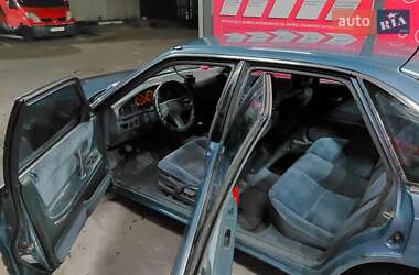 Хэтчбек Mazda 626 1988 в 