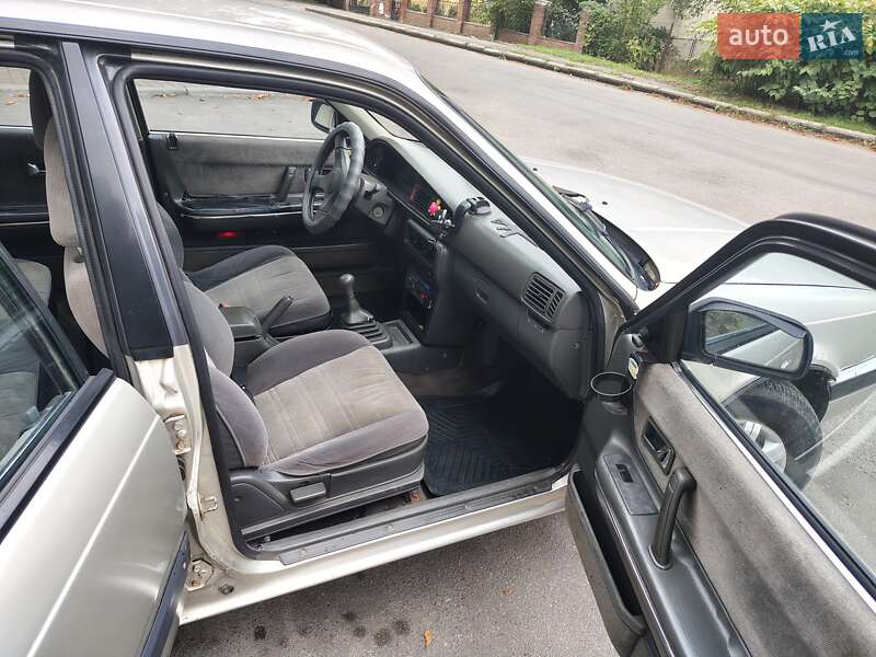 Седан Mazda 626 1992 в Хмельницком