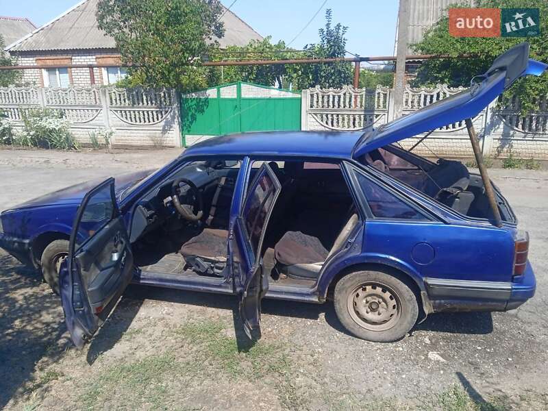 Хэтчбек Mazda 626 1986 в Лозоватке