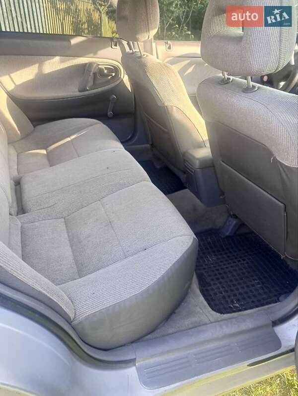 Седан Mazda 626 1994 в Кривом Роге