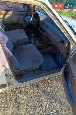 Седан Mazda 626 1987 в 