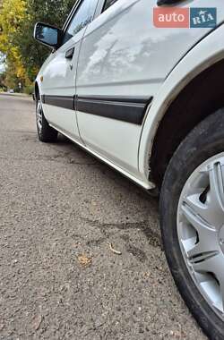 Седан Mazda 626 1987 в 