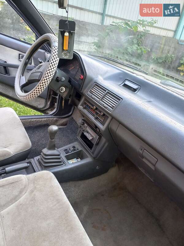Хетчбек Mazda 626 1987 в Чернівцях фото 3 Хетчбек Mazda 626 1987 в Чернівцях