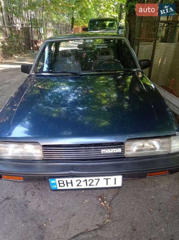 Седан Mazda 626 1986 в Одессе