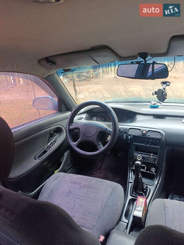 Седан Mazda 626 1996 в Павлограді