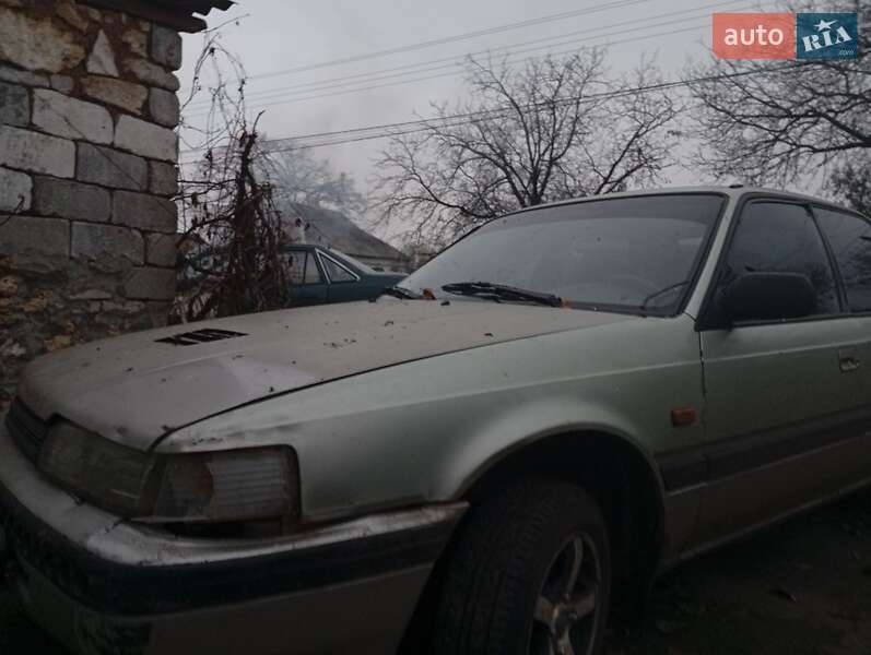Седан Mazda 626 1990 в Кривому Розі