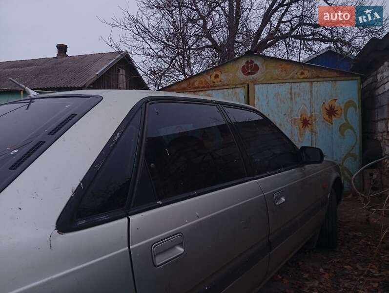 Седан Mazda 626 1990 в Кривому Розі