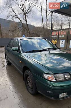 Седан Mazda 626 1997 в Верховине