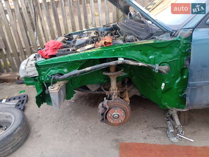 Седан Mazda 626 1995 в Клевані