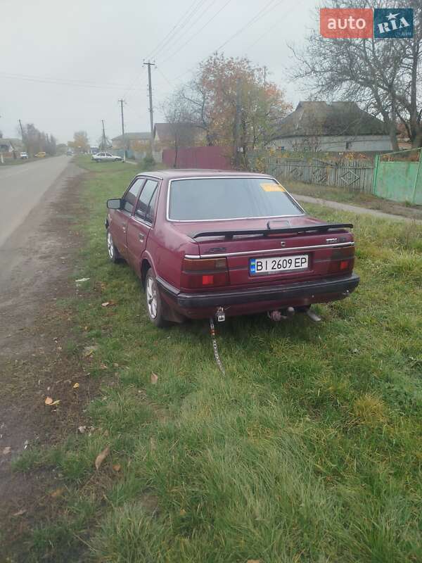 Седан Mazda 626 1987 в Машевке