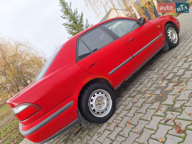 Седан Mazda 626 1999 в Черновцах