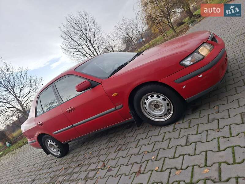 Седан Mazda 626 1999 в Черновцах