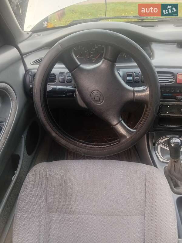 Седан Mazda 626 1992 в Николаеве