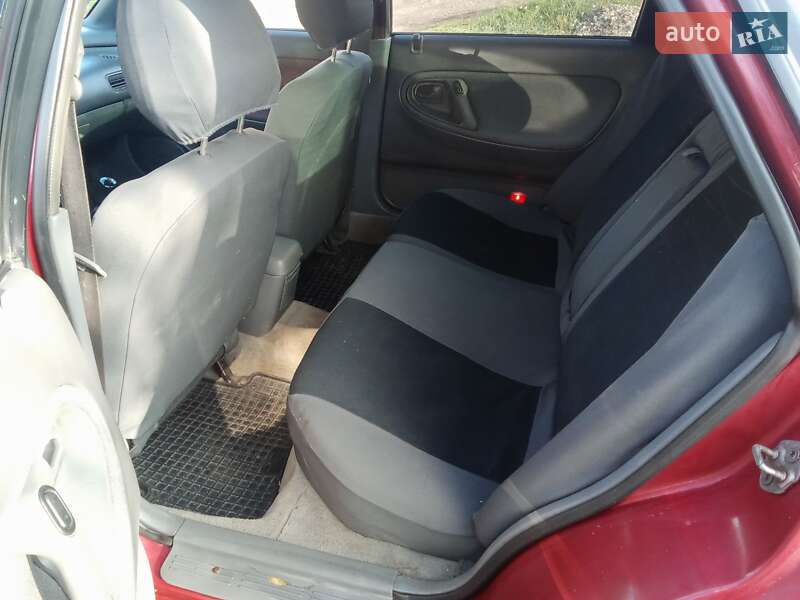 Хэтчбек Mazda 626 1992 в Новой Праге