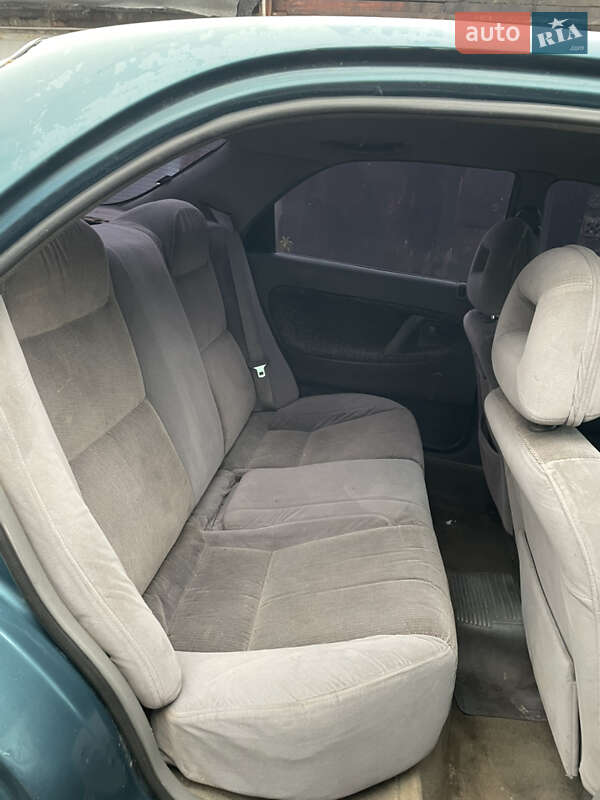 Седан Mazda 626 1992 в Виннице