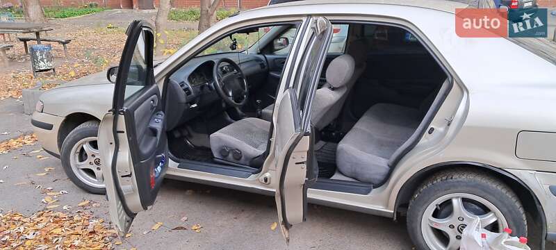 Седан Mazda 626 1998 в Киеве