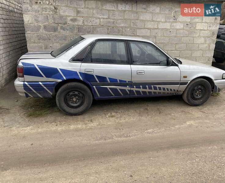 Седан Mazda 626 1989 в Кременчуці