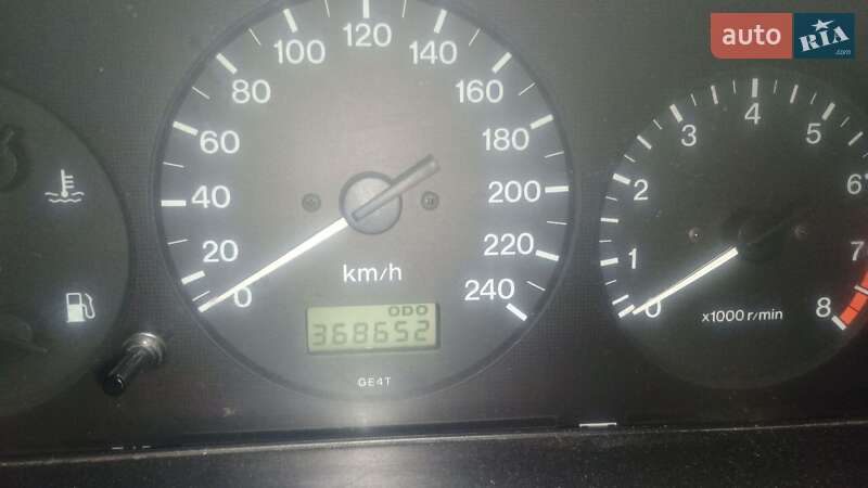 Седан Mazda 626 1998 в Луцке фото 5 Седан Mazda 626 1998 в Луцке