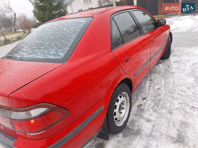 Седан Mazda 626 1999 в Черновцах