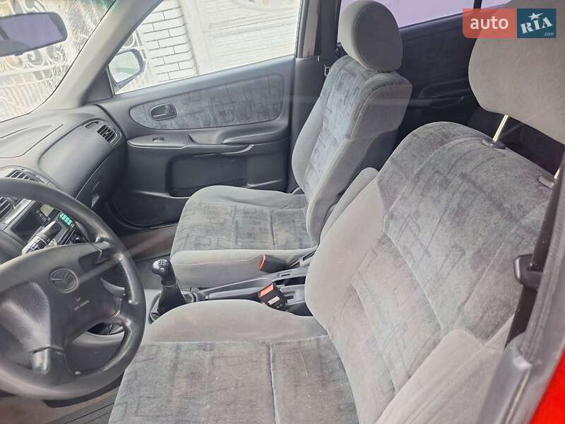 Седан Mazda 626 1999 в Черновцах