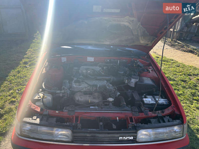 Седан Mazda 626 1988 в Полтаве