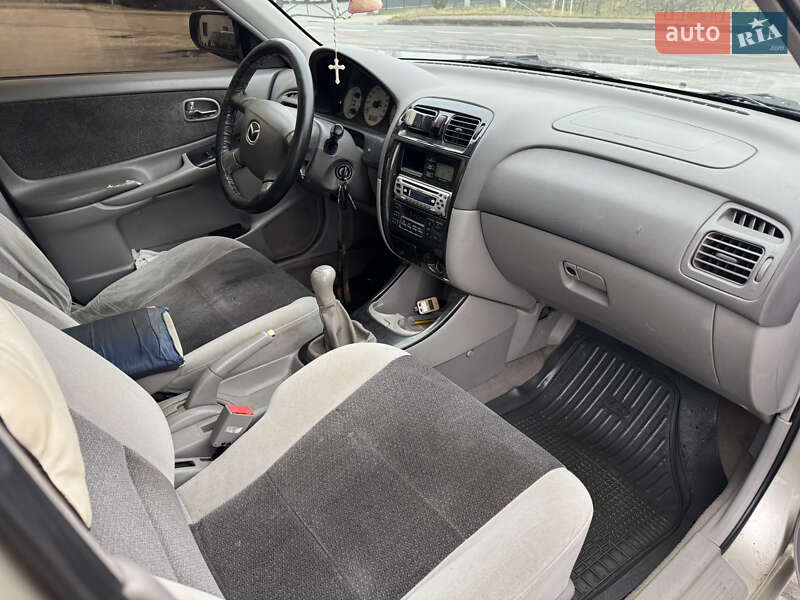 Седан Mazda 626 2001 в Яворове