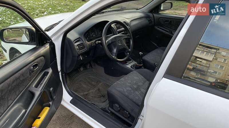 Хэтчбек Mazda 626 1998 в Рени