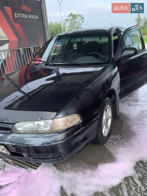 Седан Mazda 626 1993 в Мостиске