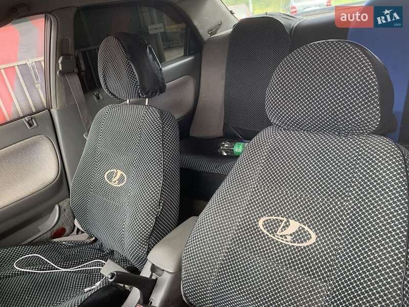 Седан Mazda 626 1993 в Мостиске