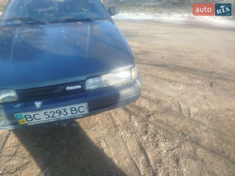 Седан Mazda 626 1988 в Вільшанці