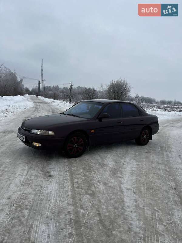 Седан Mazda 626 1993 в Угринові