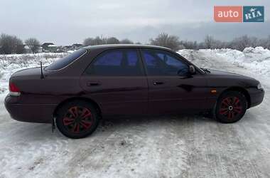 Седан Mazda 626 1993 в Угринові
